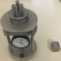 "Struers AccuStop-T with ASTEN" tools. Photo.